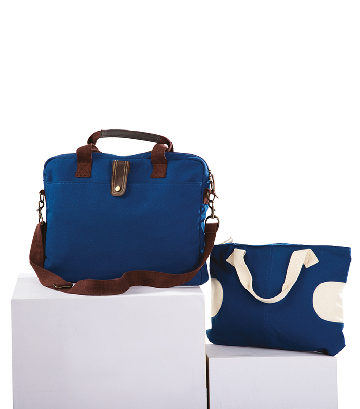 Custom Travel & Tech Bags Wholesale